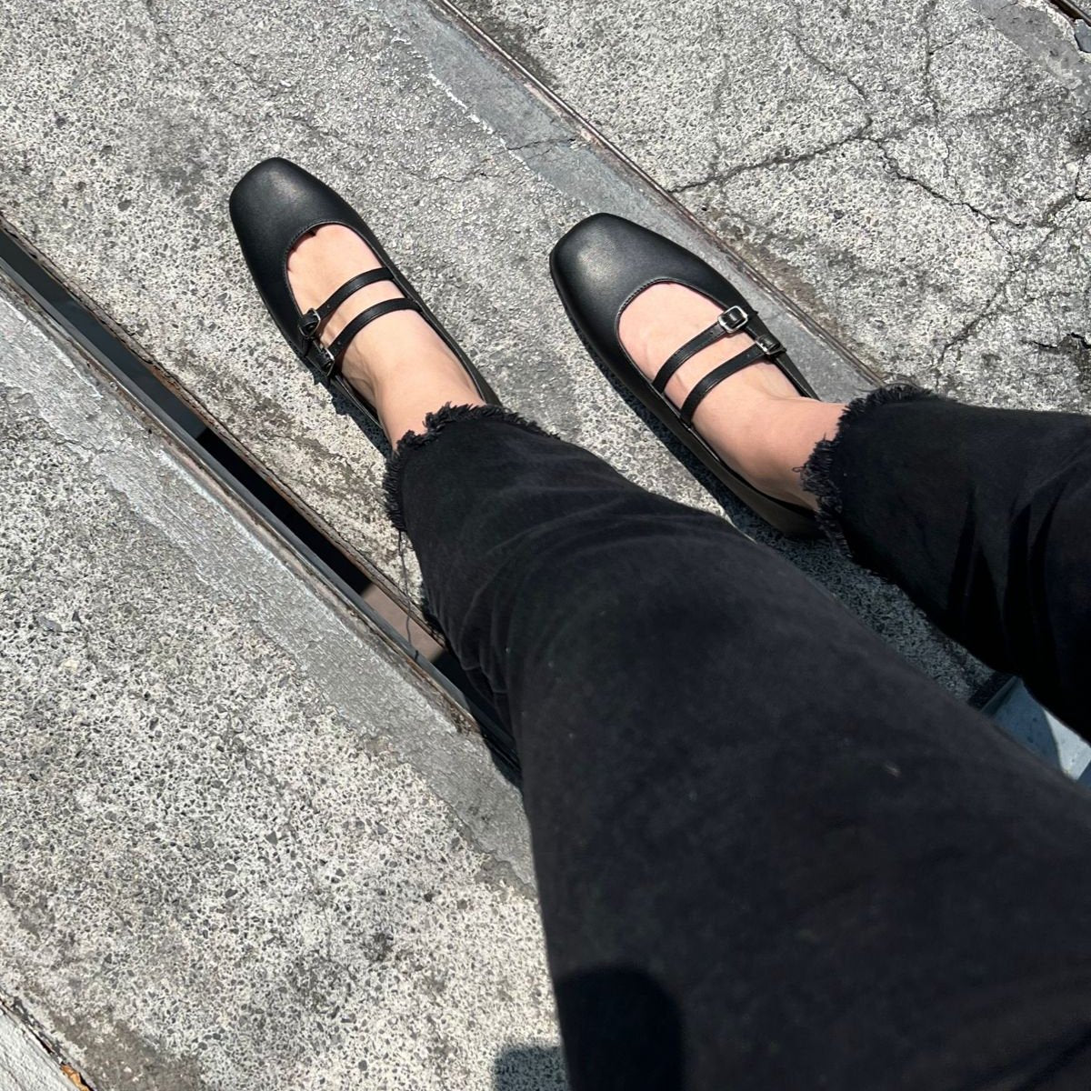 zapatilla piso negro